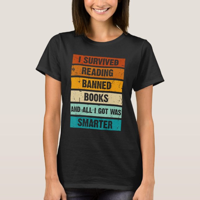 Camiseta Eu Sobrevivi Lendo Livros Banidos e tudo que receb (Frente)