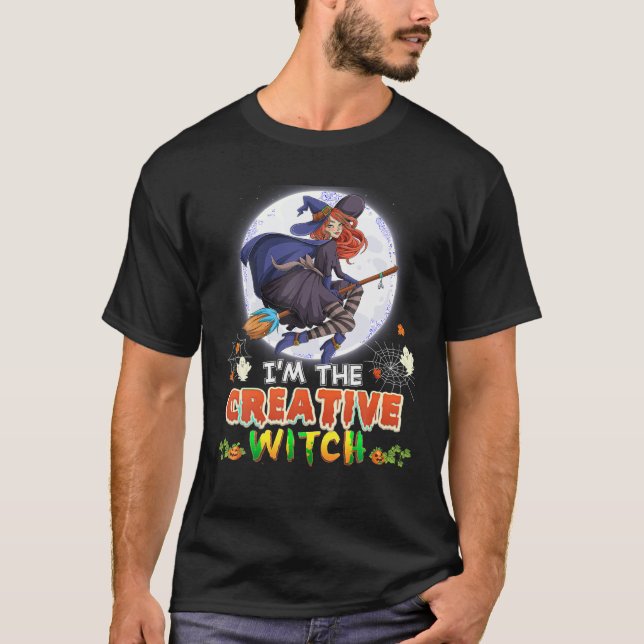 Camiseta Eu sou a bruxa criativa que voa a lua de vassoura  (Frente)