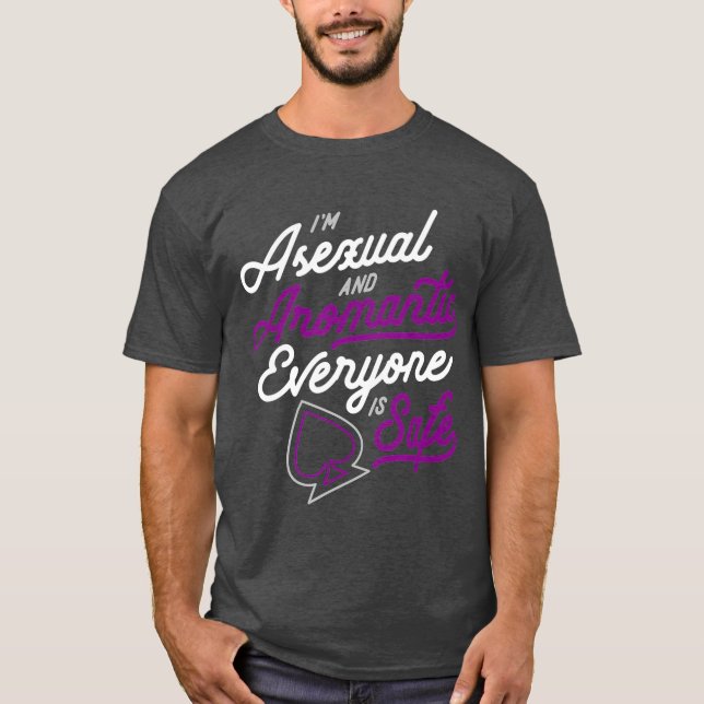 Camiseta Eu Sou Asexual E Aromântico Todos São Presentes Se (Frente)