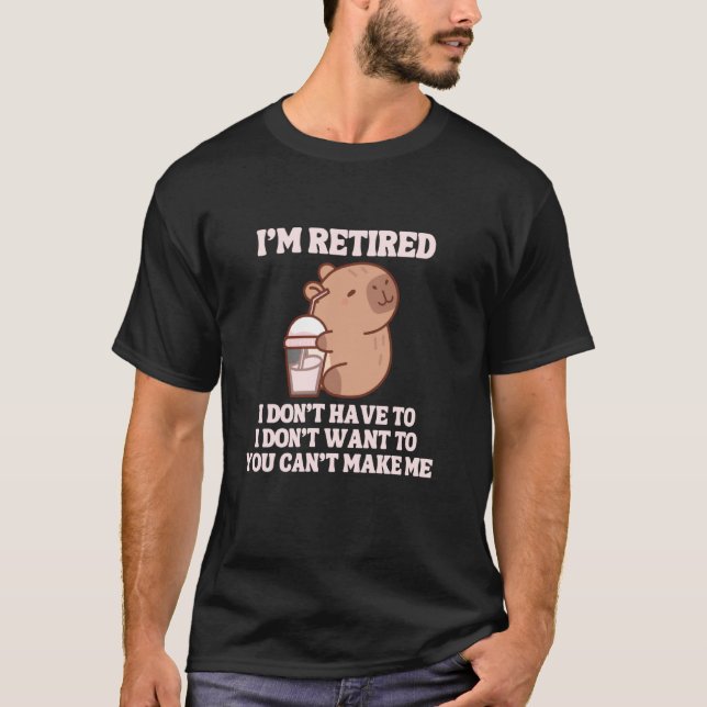 Camiseta Eu Sou Capivara Engraçada Aposentada Bebendo Café  (Frente)