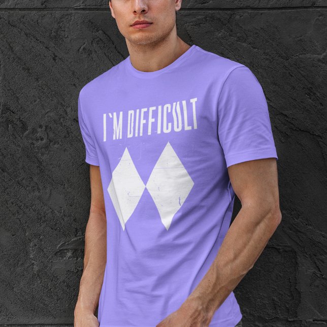 Camiseta Eu sou difícil de esquiar Pai de gabo Aniversário  (Ski Gag Im Difficult Lilac Mens T-Shirt)