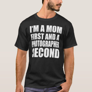 Camiseta Eu sou mãe e um texto gráfico fotógrafo