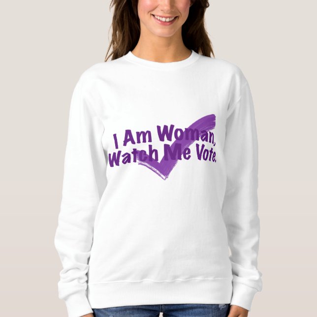 Camiseta Eu Sou Mulher Que Me Vê Votar Roxo (Frente)