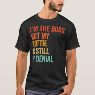 Camiseta Eu Sou O Chefe Mas Minha Rottie Ainda Está Em Rot 