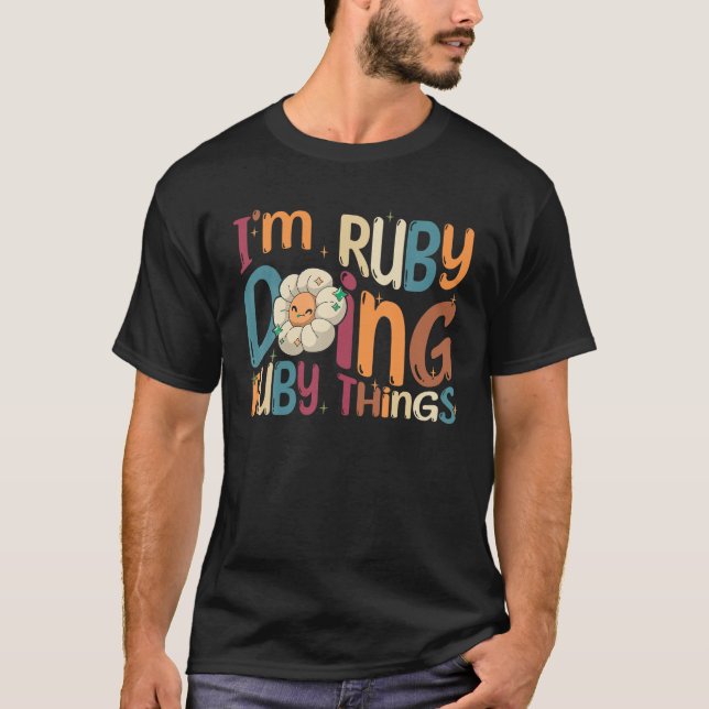 Camiseta Eu sou Ruby Fazendo Ruby Coisas Engraçadas Groovy  (Frente)