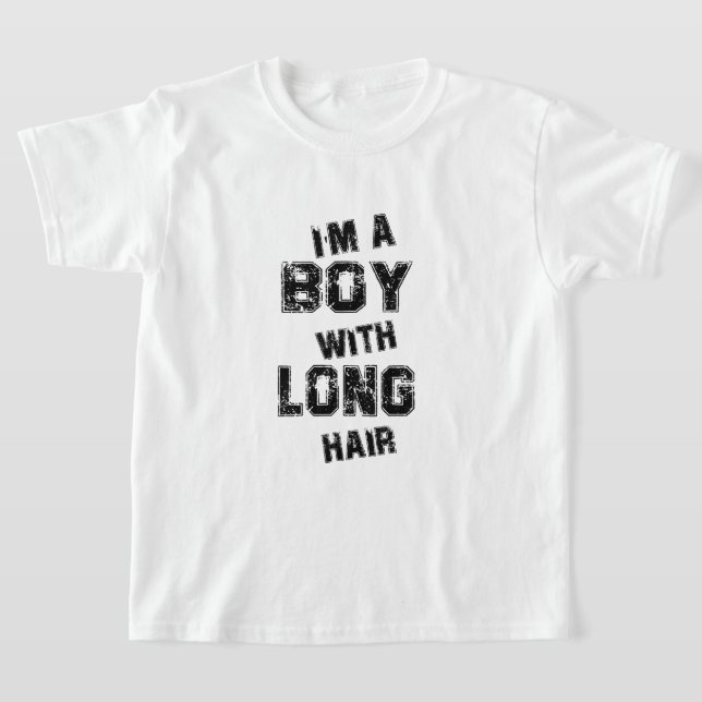 Camiseta Eu sou um garoto com crianças de cabelo longo e en (Postura )