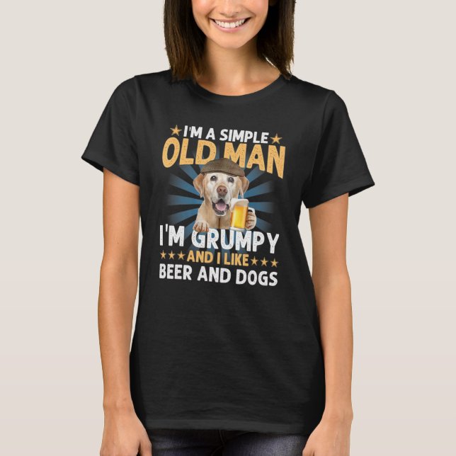 Camiseta Eu sou um homem simples como cerveja e cães labrad (Frente)