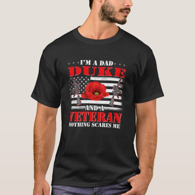 Camiseta Eu sou um Pai Duque e um Veterano Nada me assusta (Frente)
