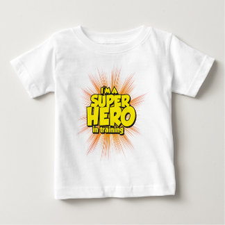 Camiseta Eu sou UM SUPER-HERÓI no treinamento