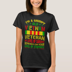 Camiseta Eu Sou Um Velho Velho Vietnã Enganado Na Guerra Do
