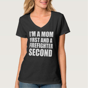 Camiseta Eu sou uma mãe e um texto gráfico de bombeiro