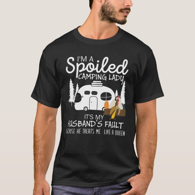 Camiseta Eu sou uma moça de acampamento mimada É culpa do m (Frente)
