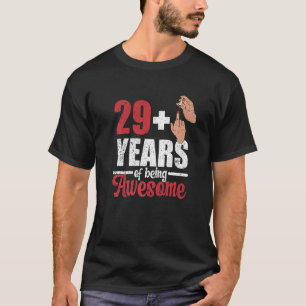 Camiseta Eu tenho 29 mais 1 dedo médio para um aniversário 