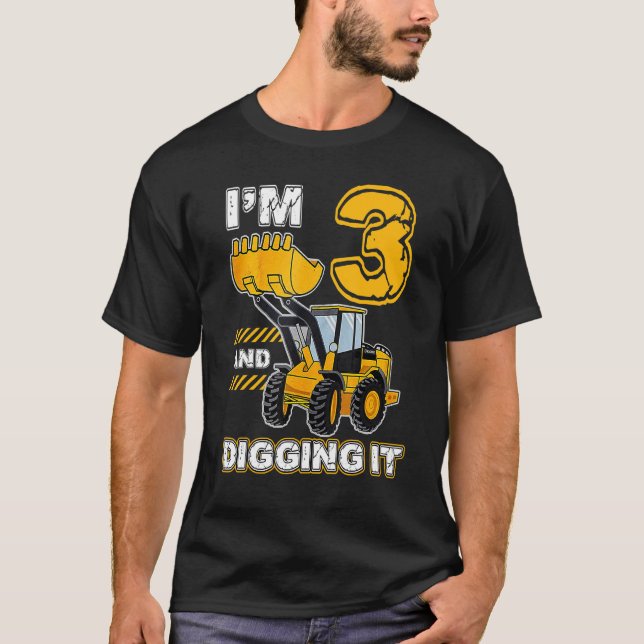 Camiseta Eu tenho 3 anos e dirijo-o de forma engraçada. (Frente)