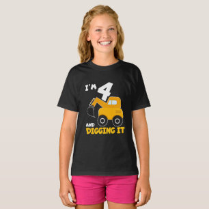 Camiseta Eu tenho 4 anos e escavando