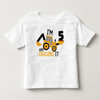 Camiseta Eu tenho 5 anos e cavando a construção, garoto de