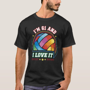 Camiseta Eu tenho 61 anos e eu adoro o futebol e o 61º aniv