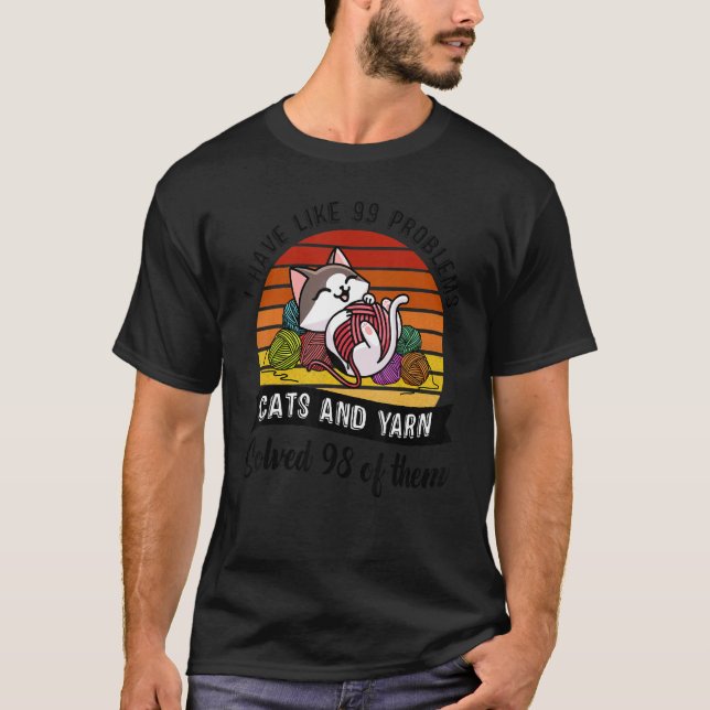 Camiseta Eu Tenho Como 99 Problemas Gatos E Fio Resolveram  (Frente)