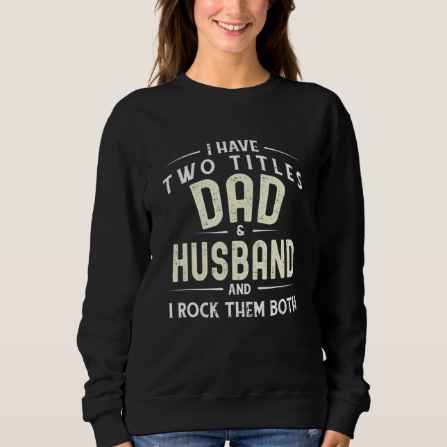 Camiseta Eu Tenho Dois Pais E Marido, E Eu Os Rodo (Frente)