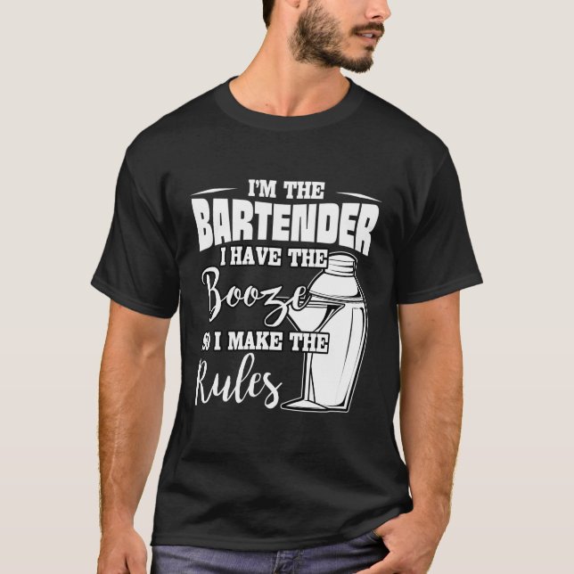 Camiseta Eu Tenho O Booze Eu Faço As Regras Eu Sou O Bender (Frente)