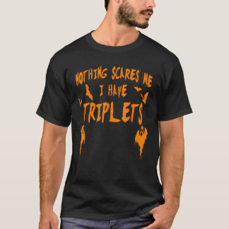 Camiseta Eu Tenho Parentes Tripletos Dias de as Bruxas engr