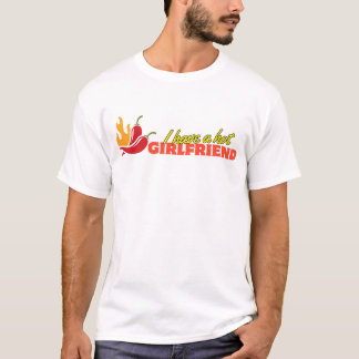 Camiseta Eu tenho um namorada quente