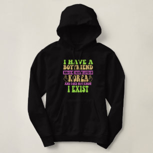 Camiseta Eu Tenho Um Namorado Que É Meu Bias Kpop Lover Kdr