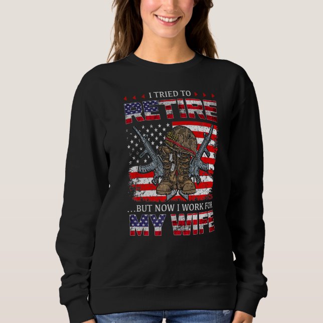 Camiseta Eu Tentei Me Aposentar, Mas Agora Eu Trabalho Para (Frente)