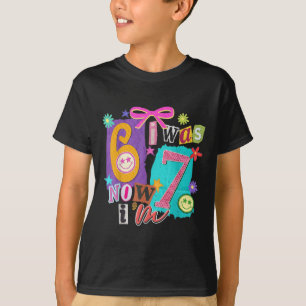 Camiseta Eu tinha 6 anos agora eu tenho 7 67 Seis Sete Meme