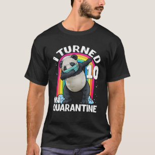 Camiseta Eu Tornei-Me 10 Em Quarentena Dabbing Panda 10º Na