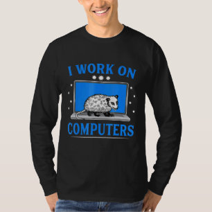 Camiseta Eu Trabalho Em Computadores Ogambm