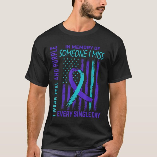 Camiseta Eu Uso Verde Teal Roxo Para Alguém Que Eu Perco Po (Frente)