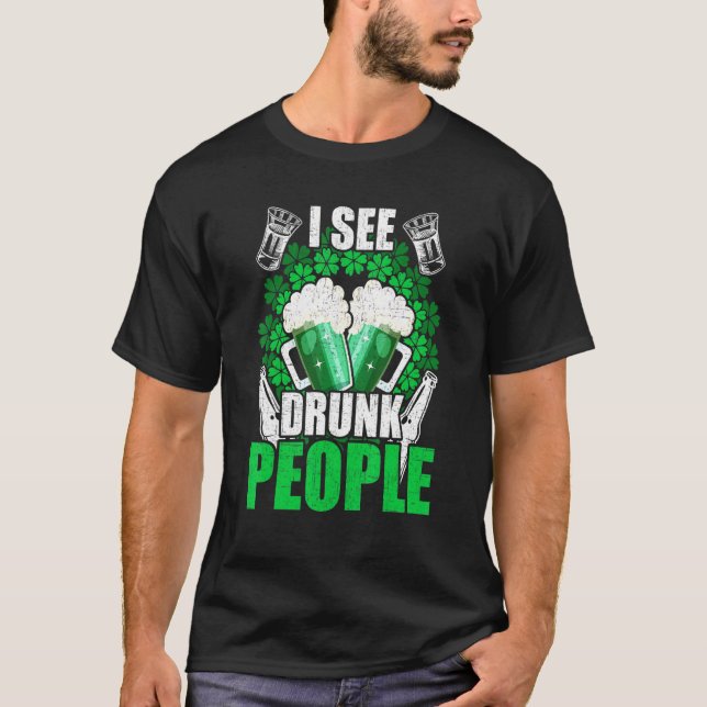 Camiseta Eu Vejo Pessoas Bêbadas Trabalhando Como Barman (Frente)