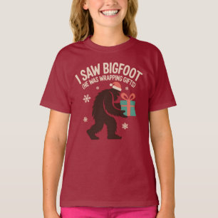 Camiseta Eu Vi o Pé-Grande (Ele Estava Envolvendo Presentes