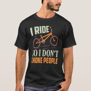 Camiseta Eu viajo para não engasgar Pessoas ciclando