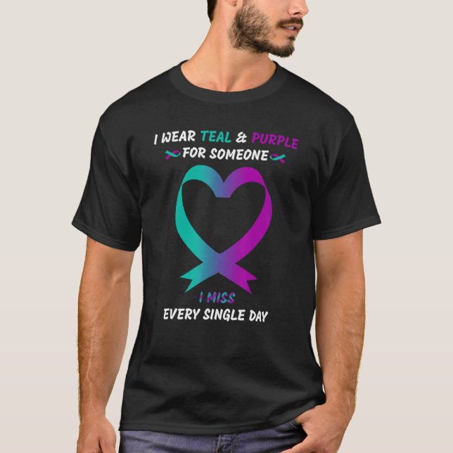 Camiseta Eu Visto Teto E Roxo Para Alguém Que Eu Sinto Falt (Frente)