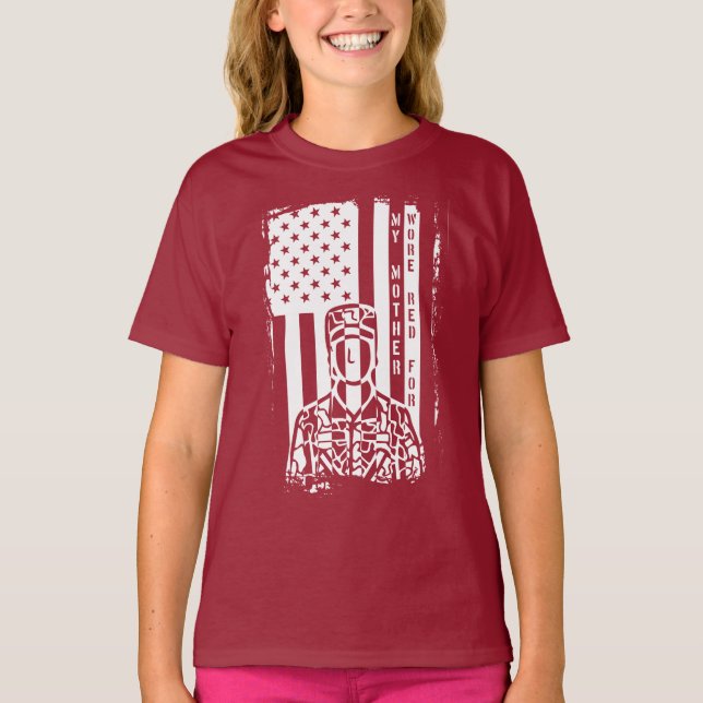 Camiseta Eu Visto Vermelho Para Mãe - Honra Serviço Militar (Frente)