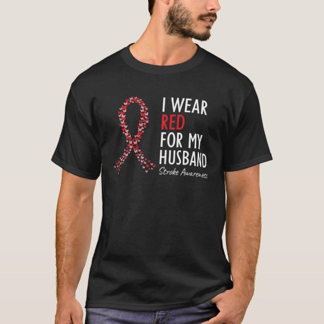 Camiseta Eu Visto Vermelho Por Meu Marido Causar Consciênci (Frente)