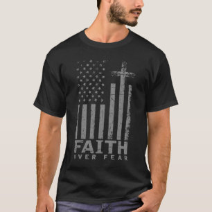 Camiseta EUA: Bandeira Patriótica Americana Dotada Fé sobre