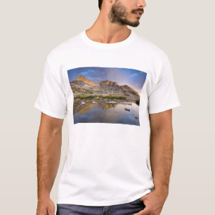 Camiseta EUA, Colorado, Rocky Mountain NP. Nuvens de tempes