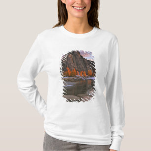 Camiseta EUA, Washington, Montanhas Cascade.  Pico Prusik