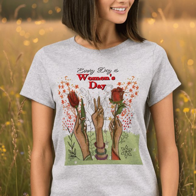 Camiseta Every Day is Women's Day Hand-Painted Floral  (Every Day is Women's Day Hand-Painted Floral T-Shirt)