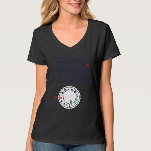 Camiseta Everyone is photographer until they find Manual (Frente)