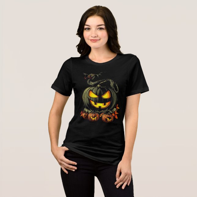 Camiseta Evil Pumpkin with Snake Halloween Artwork (Frente Completa)