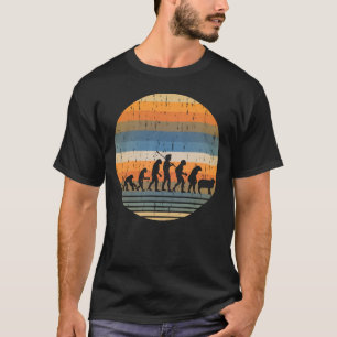 Camiseta Evolução do Homem com Macaco ao Estilo Retroativ