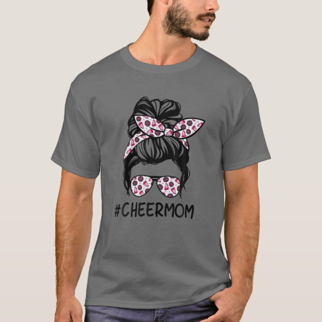 Camiseta Excelente Cheer Mãe Leopard Messy Bun Cheerleader  (Frente)