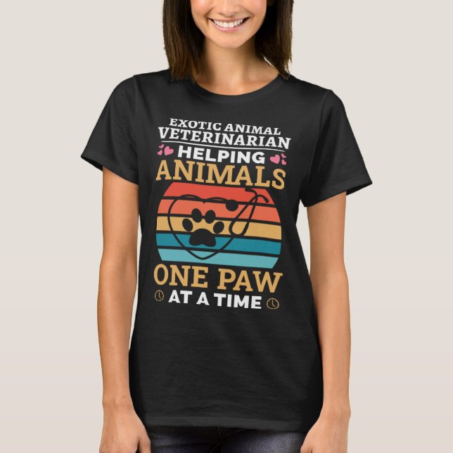Camiseta Exotic Animal Veterinarian Helping Animals One Paw (Frente)