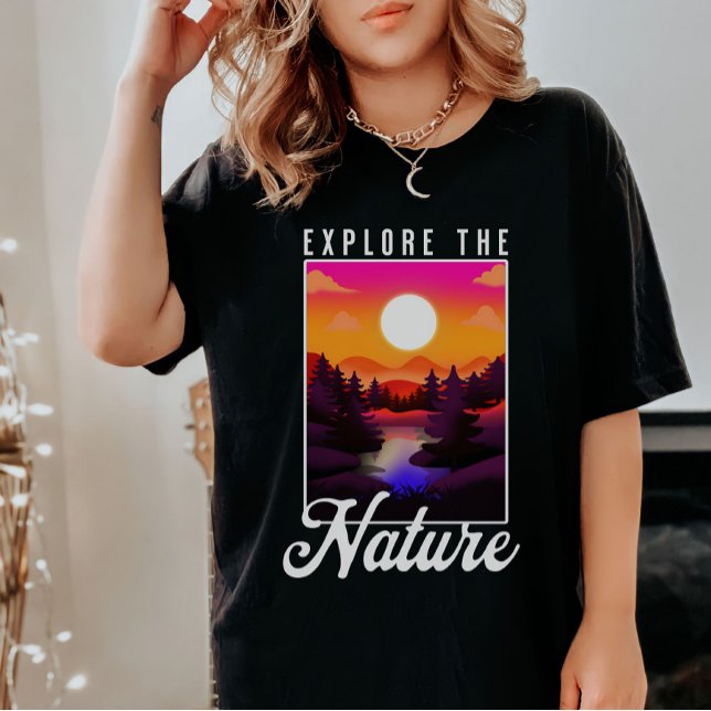 Camiseta Explorar A Natureza - Montanha, Rio, Pista Solar (Criador carregado)