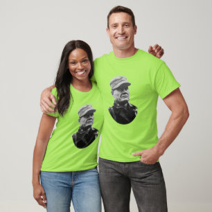 Camiseta Extrator Chesty -- Herói da guerra