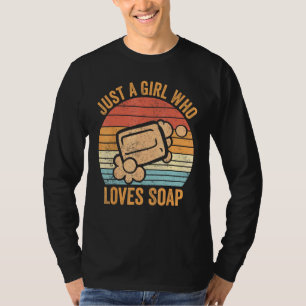 Camiseta Fabricação de Sabão Divertida Quem Ama Sabonetes